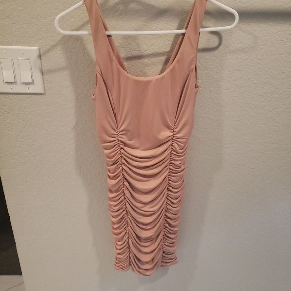BLUSH BODYCON DRESS - Picture 2 of 3